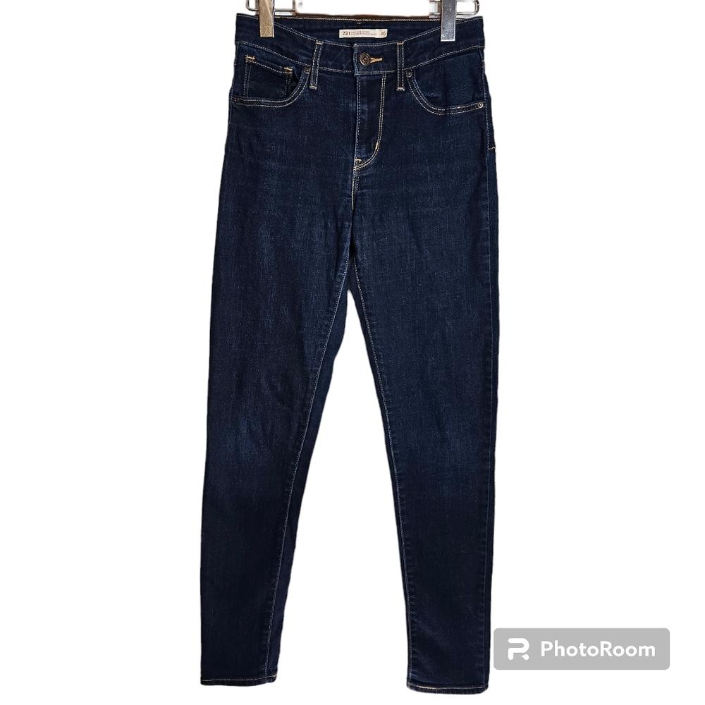 Women's Levi's 721 High Rise Skinny Jean Size 26